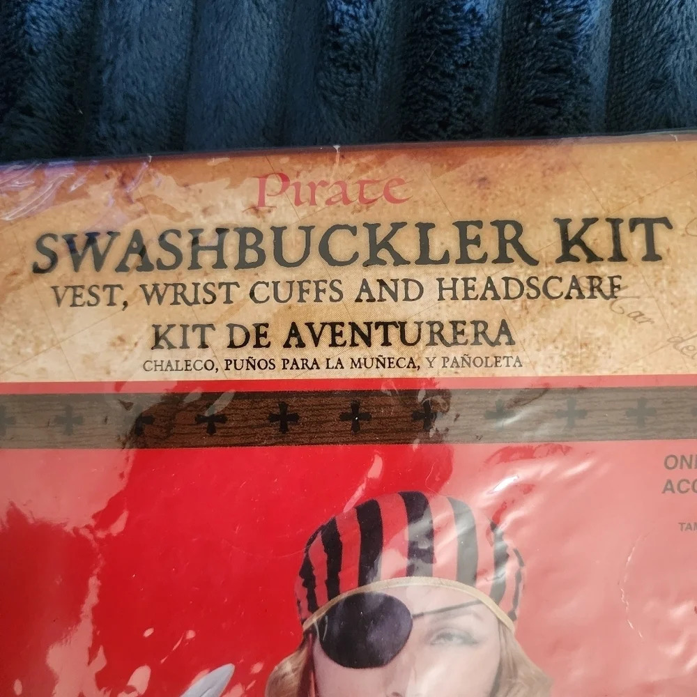 NWT Pirate Swashbuckler Kit - Vest, Wrist Cuffs, Headscarf Adult One Size OS New - Picture 4 of 6